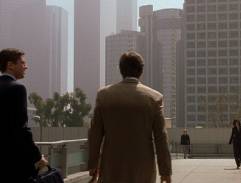 Nadchod před budovou