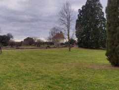 záhrada pri kaplnke