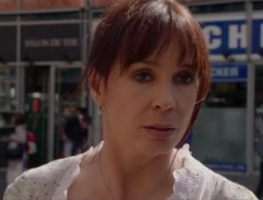 na zastávke električky