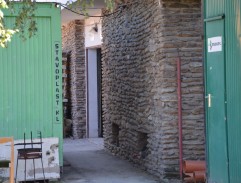 vchod do hotela pre personál