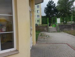 Před bowlingovým klubem