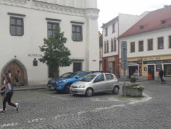 pred múzeom v Sušici