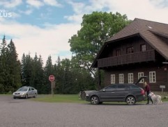 Policie u horské chaty