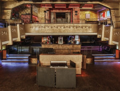 Maigret a hubatá služka