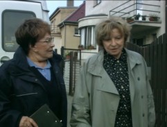 Před domem paní Mourkové