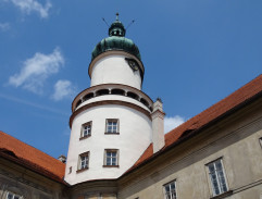 Zámecké nádvoří