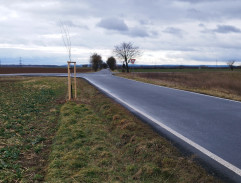 Křižovatka s pomníčkem