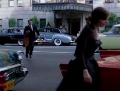 Tom přebíhá přes silnici