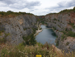 Vrah skrývá tvář