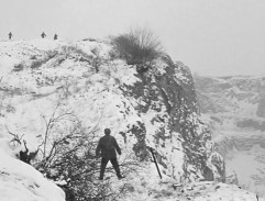 Vrah skrývá tvář