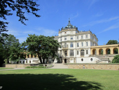 Zámek Jezerní královny