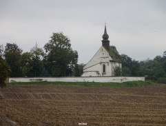 Kostelík se hřbitovem