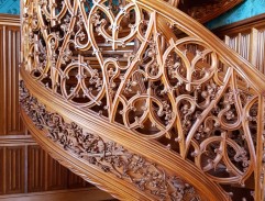 Královna běží za králem