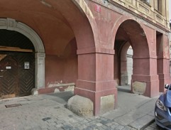 Dobře situovaný pán