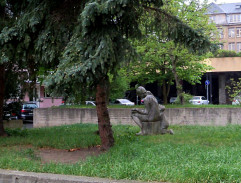 pred Pepovým panelákom 2