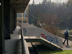 pred Pepovým panelákom 3