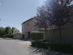 pred vilou Kolíšanských