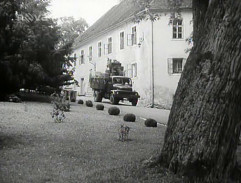 Nedaleko zámku Ronov