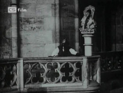 Petr těká zoufale prostorami