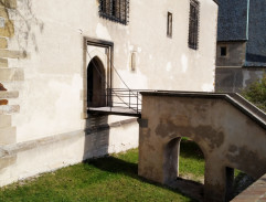 Král Petr Cyperský na můstku