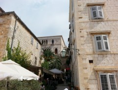 Pepík se jde ubytovat k tetě