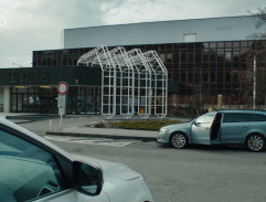 parkovisko pred nemocnicou