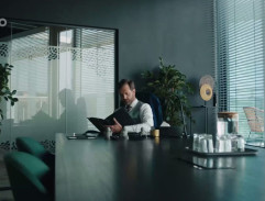 S05E13 Smlouva bez podpisu