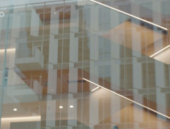 schodisko administratívneho centra