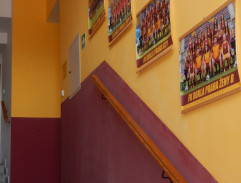 na chodbe FC Rapid Praha