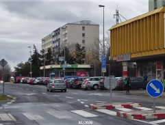 ulica pri supermarkete