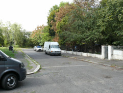 pred Bláhovej domom