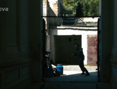 na dvore bilardového klubu