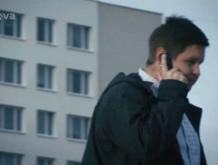 Ruda Uhlíř telefonuje 2