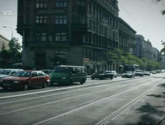 cesta s elekričkovou traťou