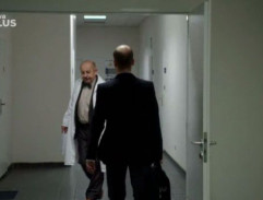 na chodbe výskumného ústavu liečiv