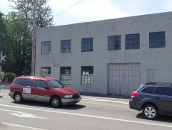 Bobby a Shelley odjíží od RR Café