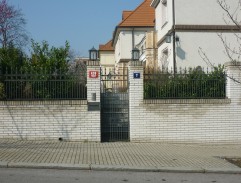 Ludvík mává kamarádům