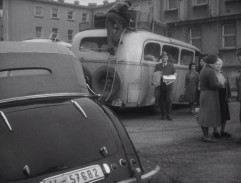 na autobusovej zastávke