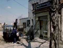 Pivaři skládají sudy