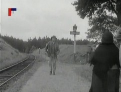 Dědeček na vlakové zastávce