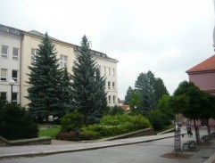 Studenti čekají na poslední zvonění