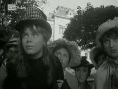 Studenti čekají na poslední zvonění