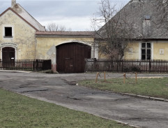 v Panenských Břežanech 4