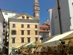 Tržiště ve městě