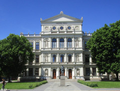 Gymnázium