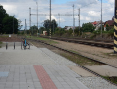 Herečka Erna di Garmo se ptá na cestu