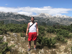 Vinnetou s Mabel přijíždí.