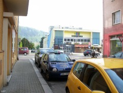 pred domom podporučíčky Machátovej