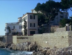 Dům Alaina Charniera