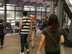 Fox přichází na schůzku